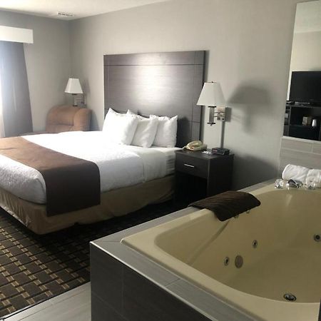 Adams Inn And Suites Экстерьер фото