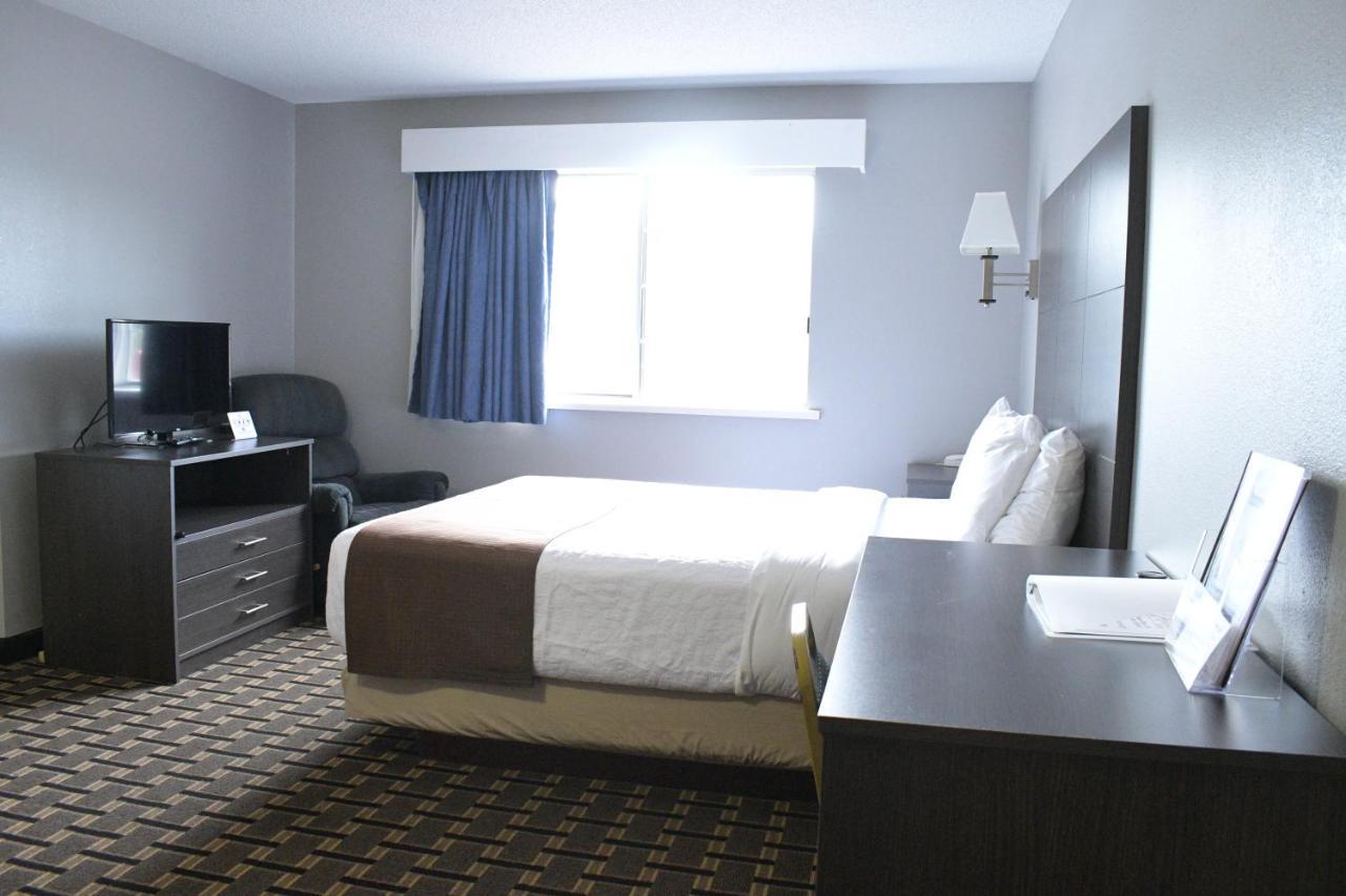 Adams Inn And Suites Экстерьер фото