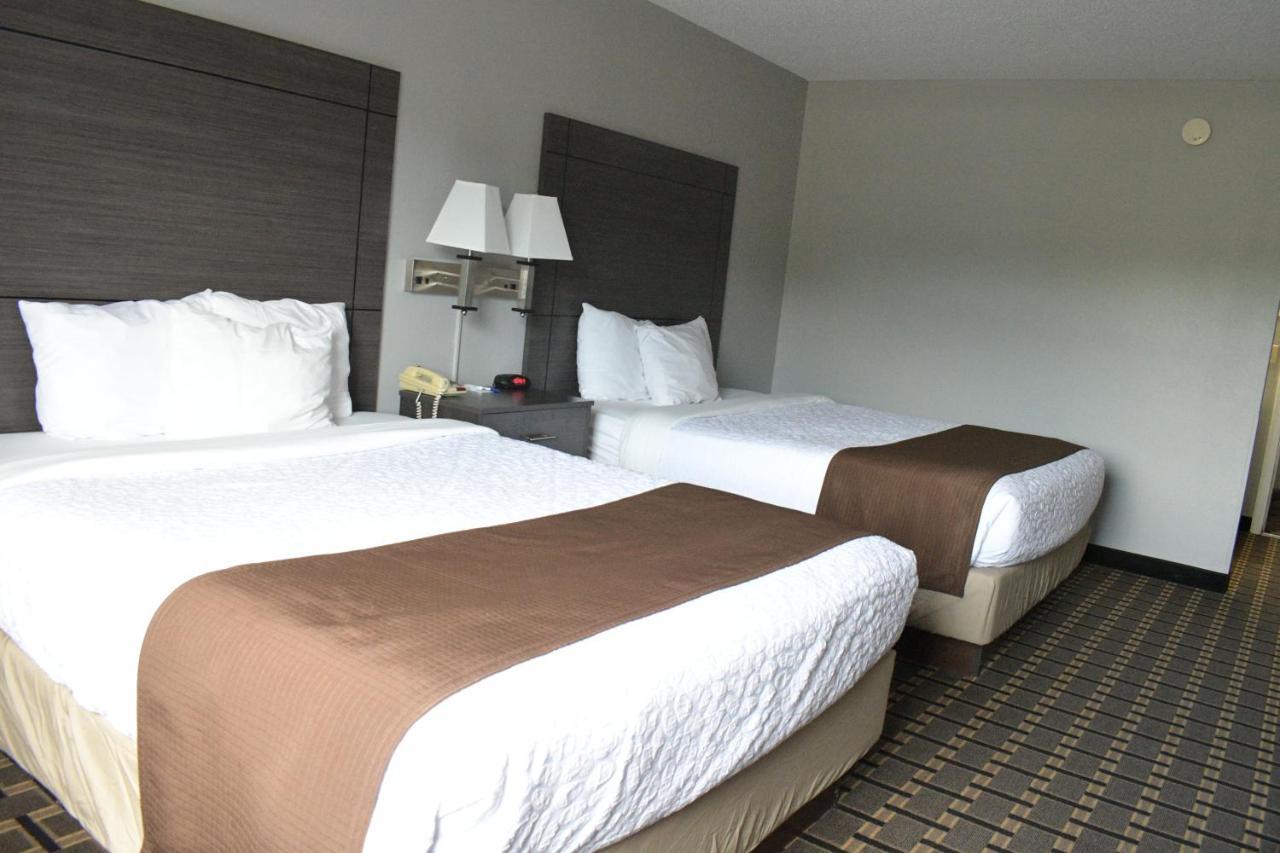 Adams Inn And Suites Экстерьер фото