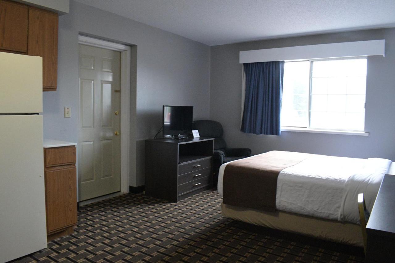 Adams Inn And Suites Экстерьер фото