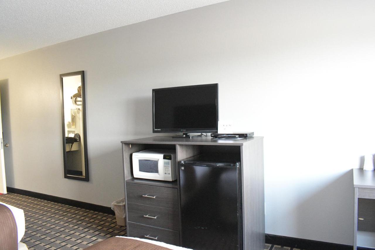 Adams Inn And Suites Экстерьер фото