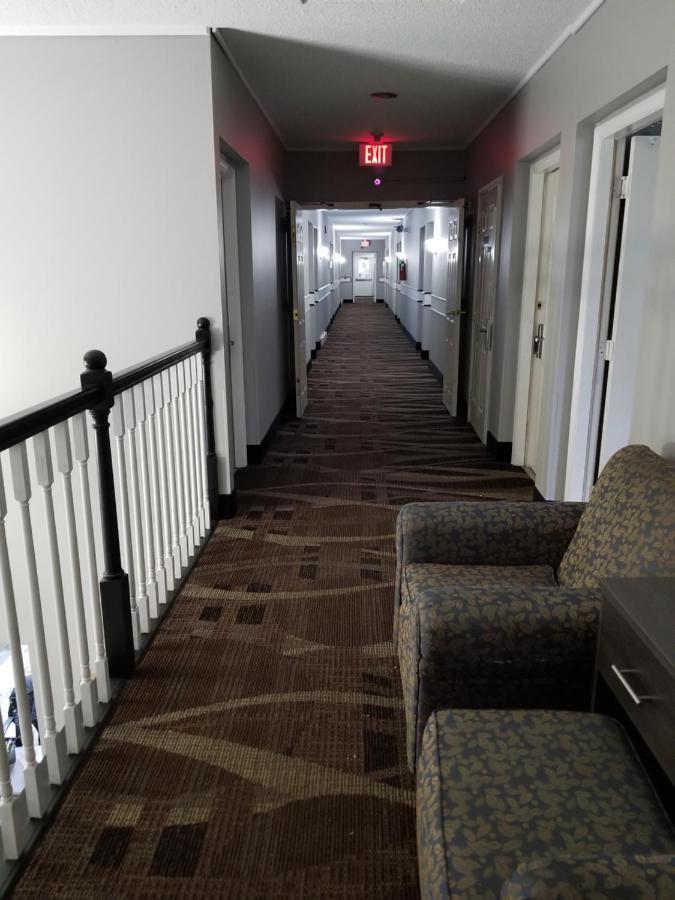 Adams Inn And Suites Экстерьер фото