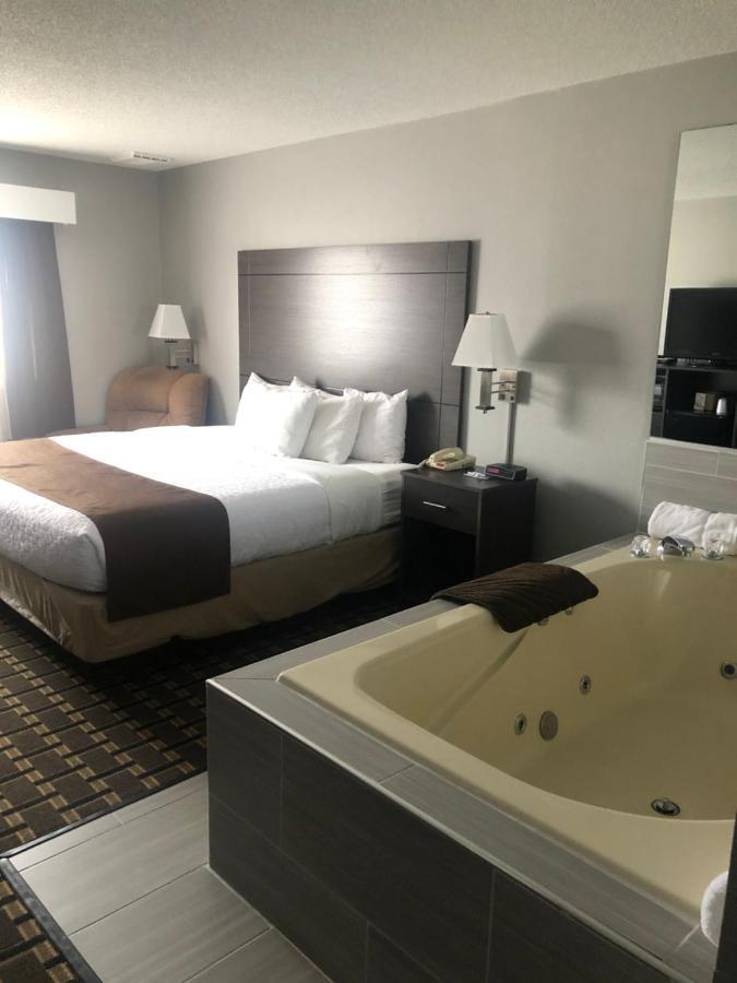 Adams Inn And Suites Экстерьер фото