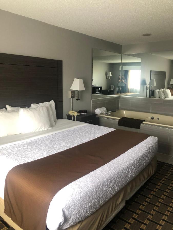 Adams Inn And Suites Экстерьер фото